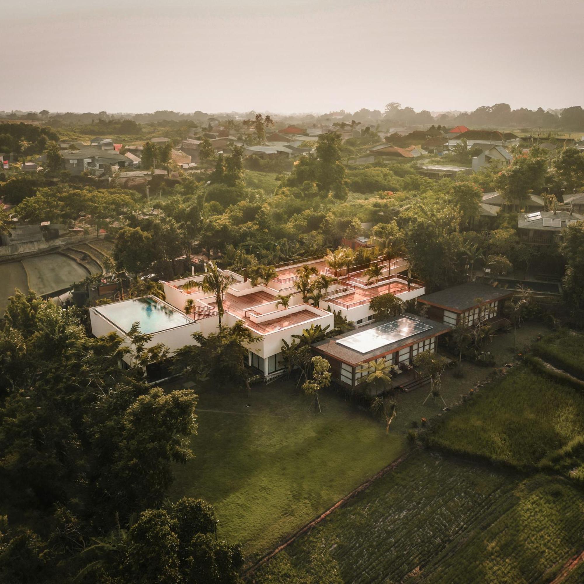 Gruen Canggu Garden Hotel Sempidi Exterior photo